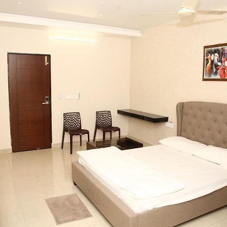 Hotel S-Inn Pālakollu 外观 照片