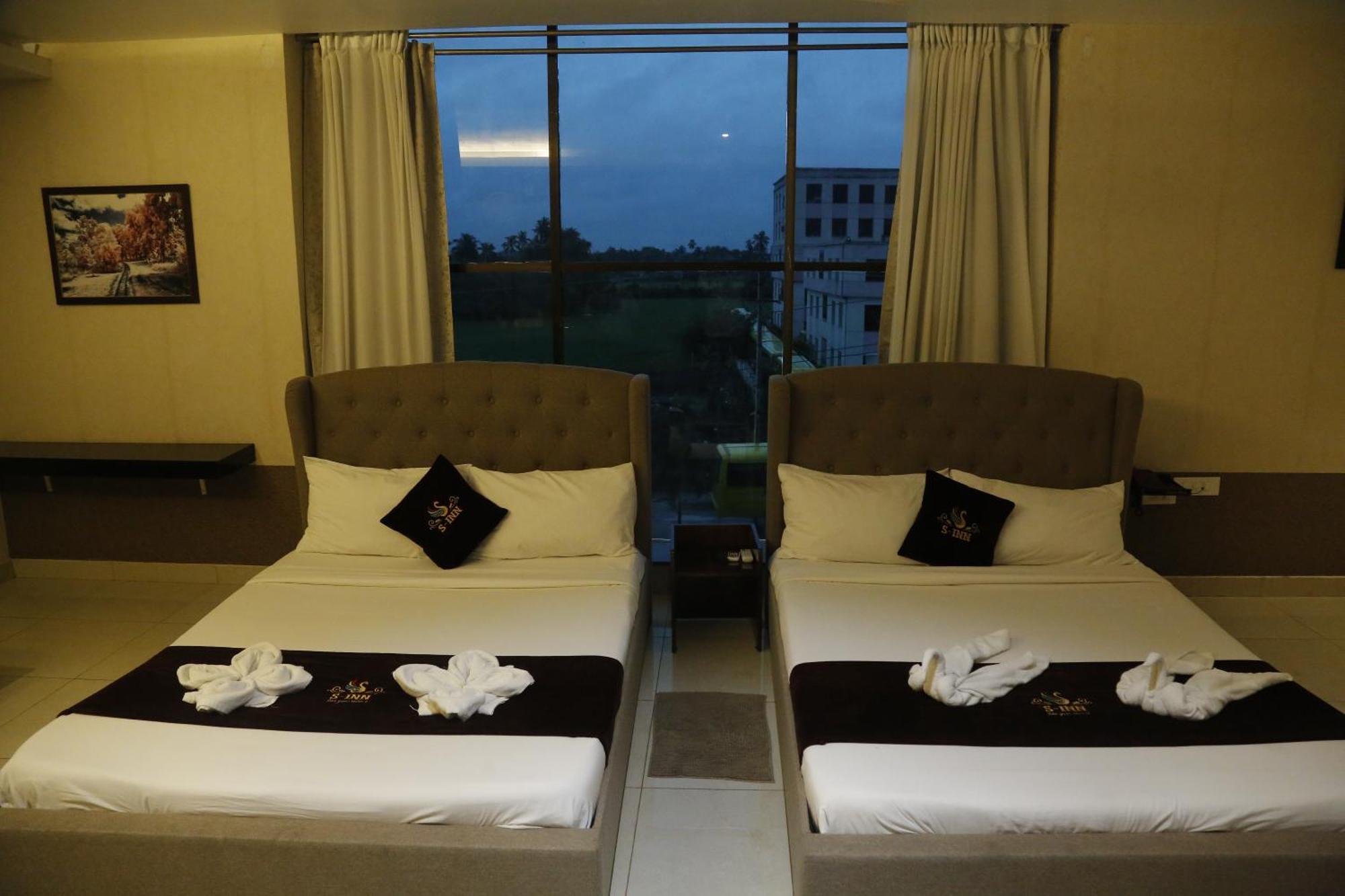 Hotel S-Inn Pālakollu 外观 照片