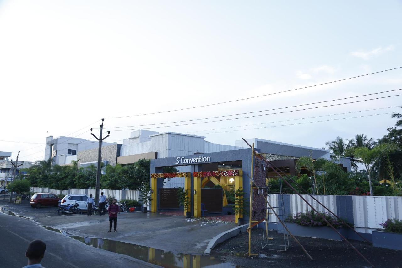 Hotel S-Inn Pālakollu 外观 照片