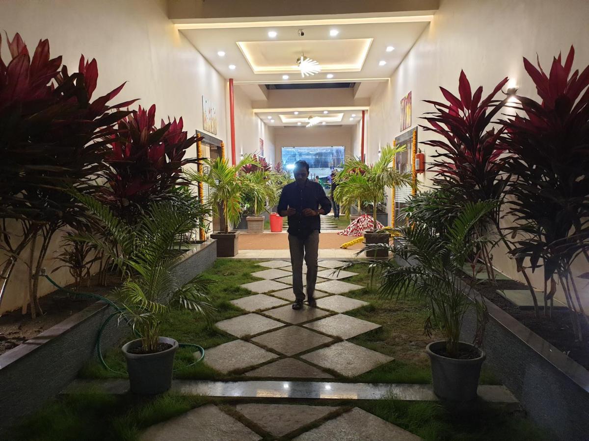 Hotel S-Inn Pālakollu 外观 照片