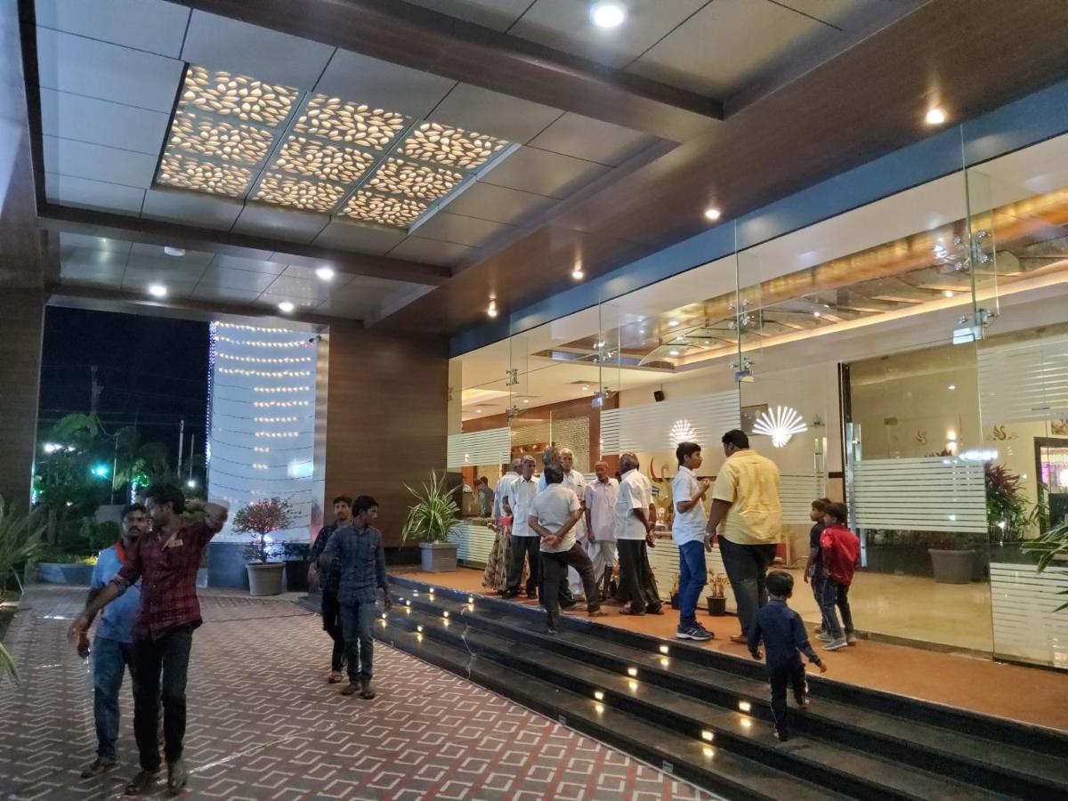Hotel S-Inn Pālakollu 外观 照片