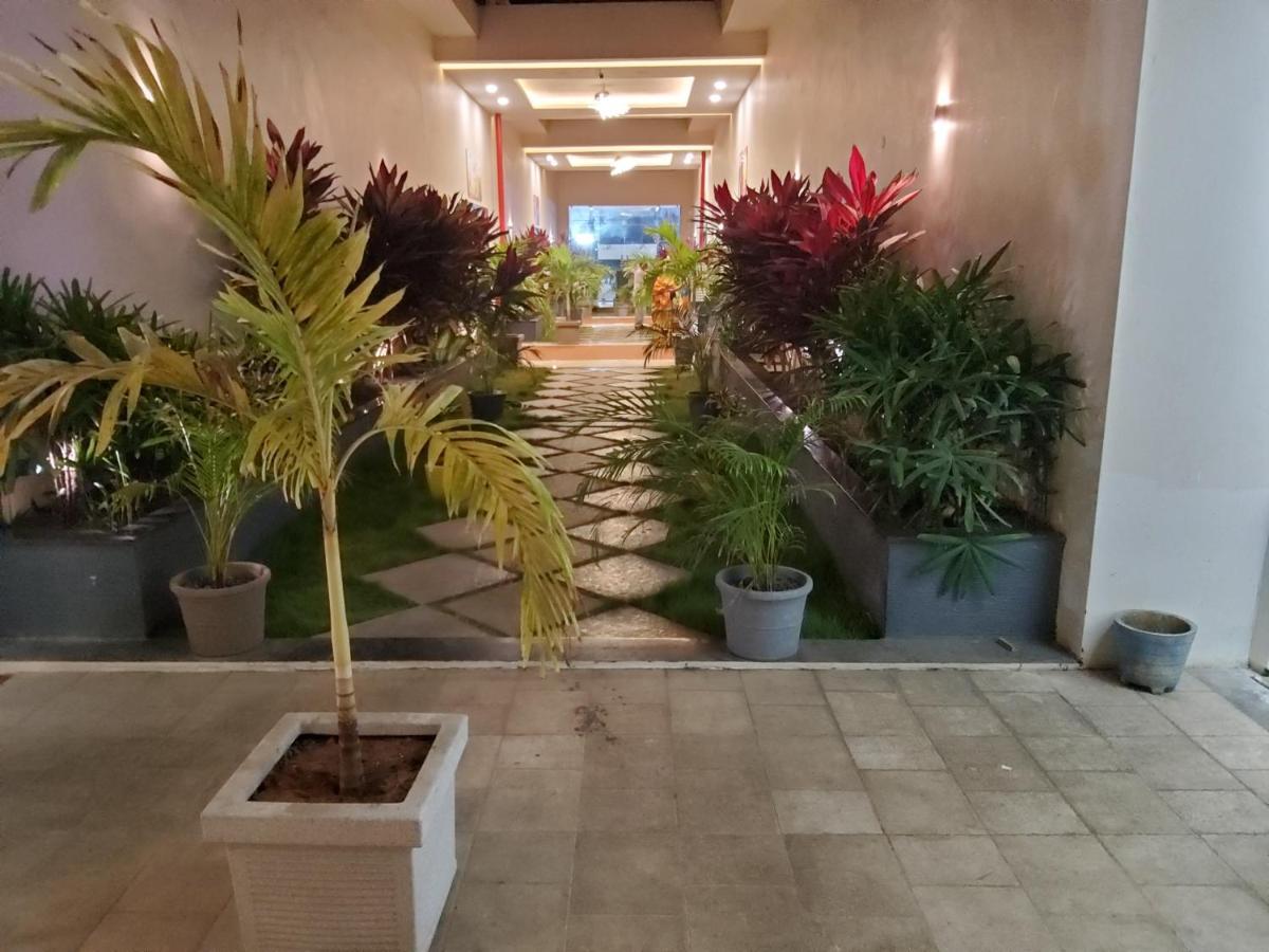 Hotel S-Inn Pālakollu 外观 照片